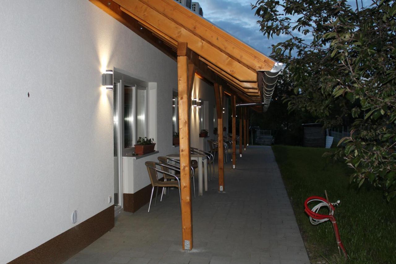 Czermann Holiday Inn Oroszlany Экстерьер фото